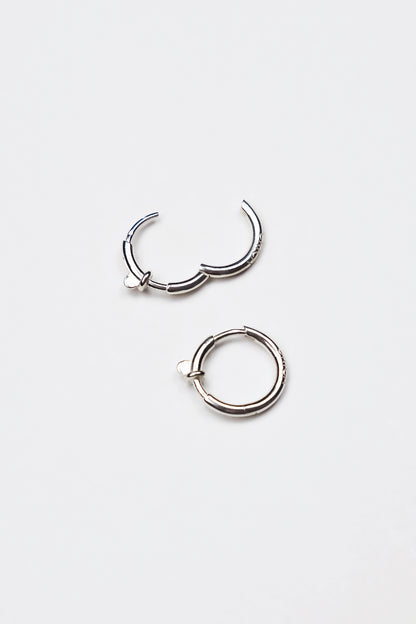 Linking Ear Medium Hoops [M]