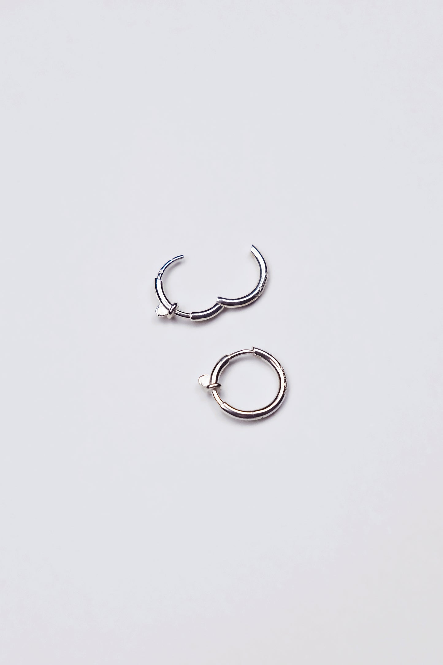 Linking Ear Mini Hoops [XS]