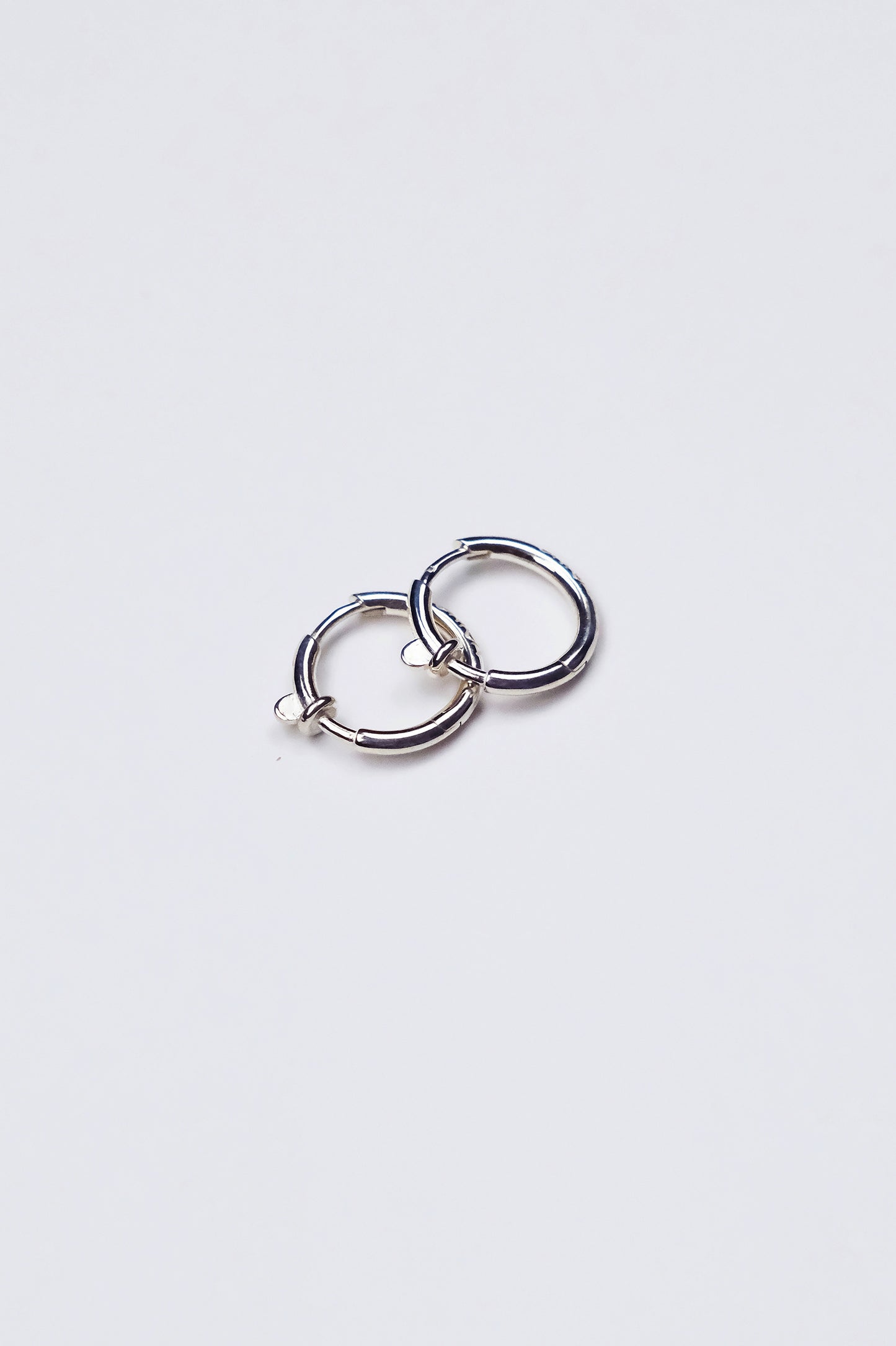 Linking Ear Small Hoops [S]